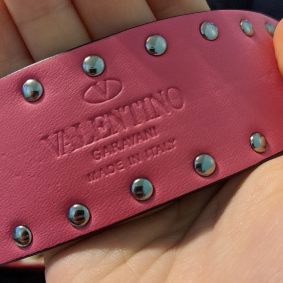 Valentino Pink Rockstud Leather Guitar Strap - Picture 6 of 6